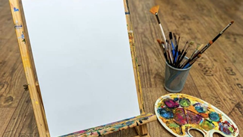 Different types of canvas boards for painting, showcasing various sizes and materials like cotton and linen, ideal for both beginner and professional artists